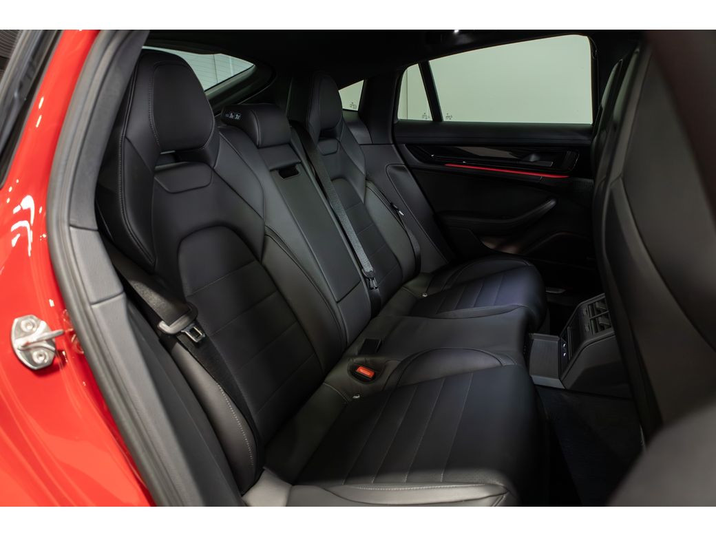 2025 Porsche Panamera