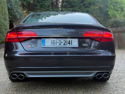 2016 Audi S8