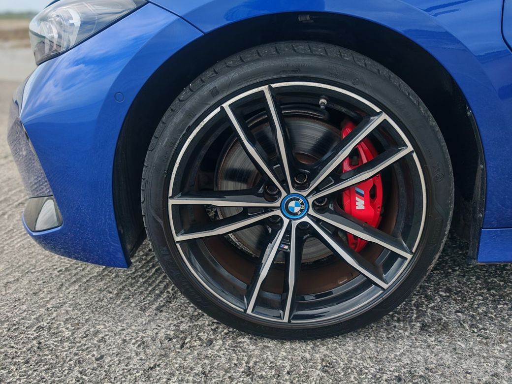 2023 BMW 330