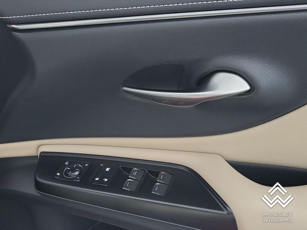 2021 Lexus ES 300h