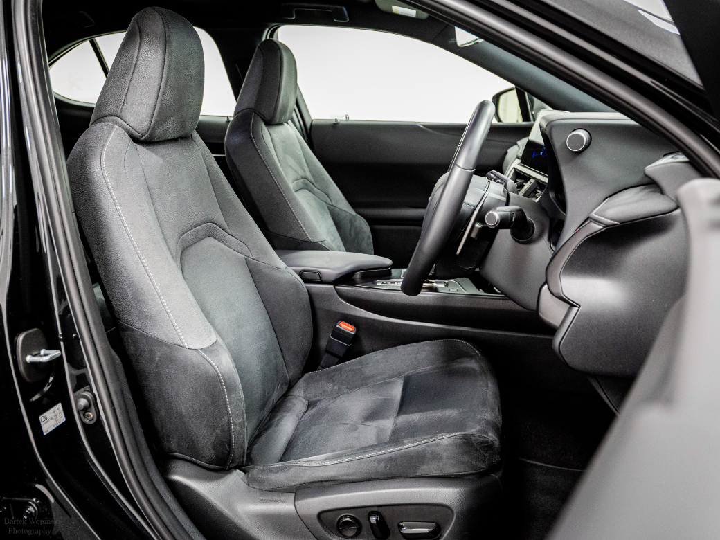 2024 Lexus UX 300e