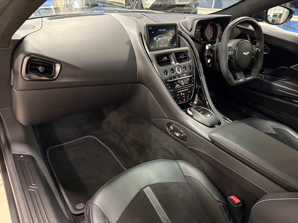 2022 Aston Martin DB11