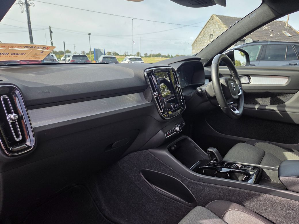 2023 Volvo XC40
