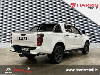 2025 White Isuzu D-MAX