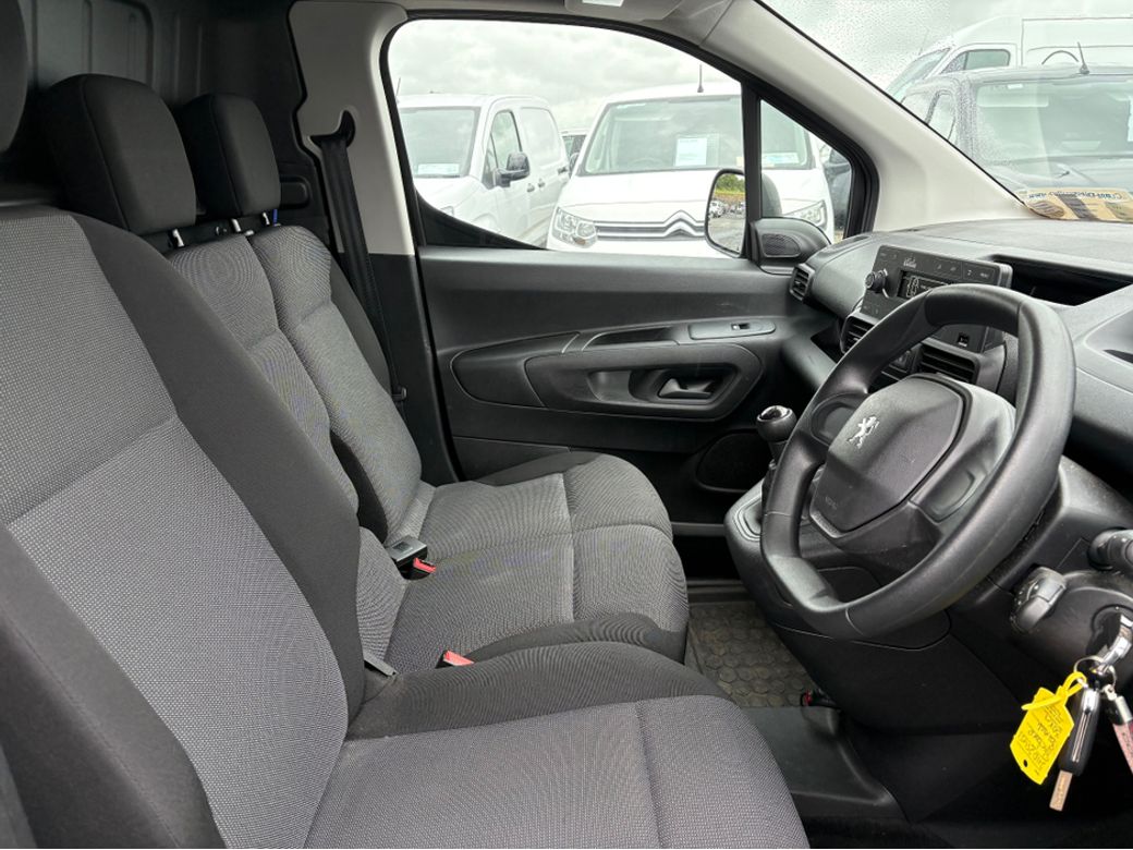 2021 Peugeot Partner