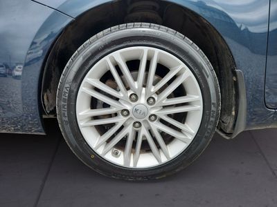 2017 Kia Carens