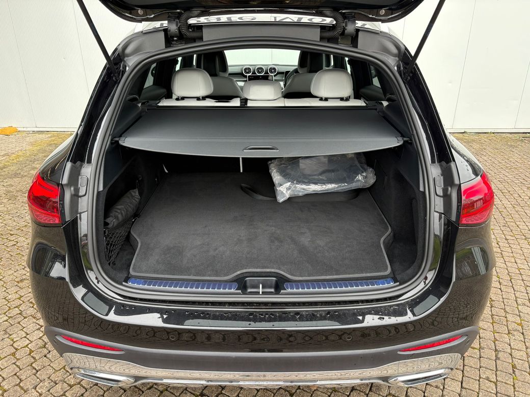 2025 Mercedes-Benz GLC Class