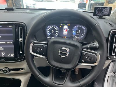 2022 Volvo XC40