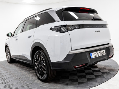 2025 Peugeot 5008