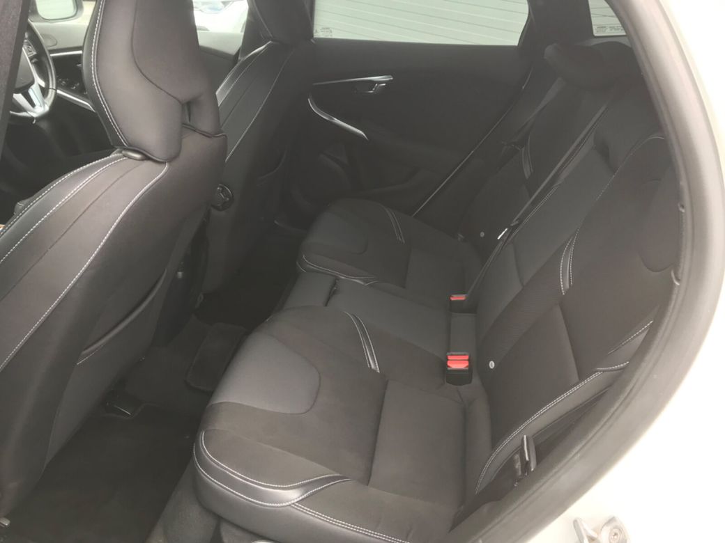 2017 Volvo V40