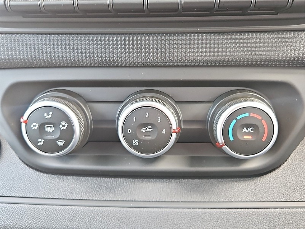 2025 Renault Trafic