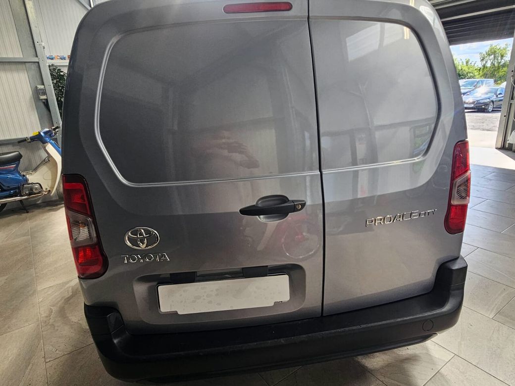2021 Toyota Proace