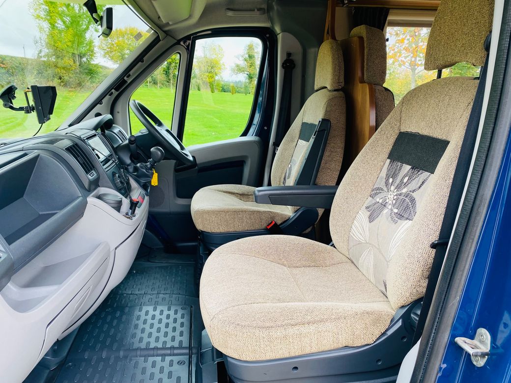 2011 SWIFT  ESCAPE 696 R.H.D MANUAL 6 BERTH