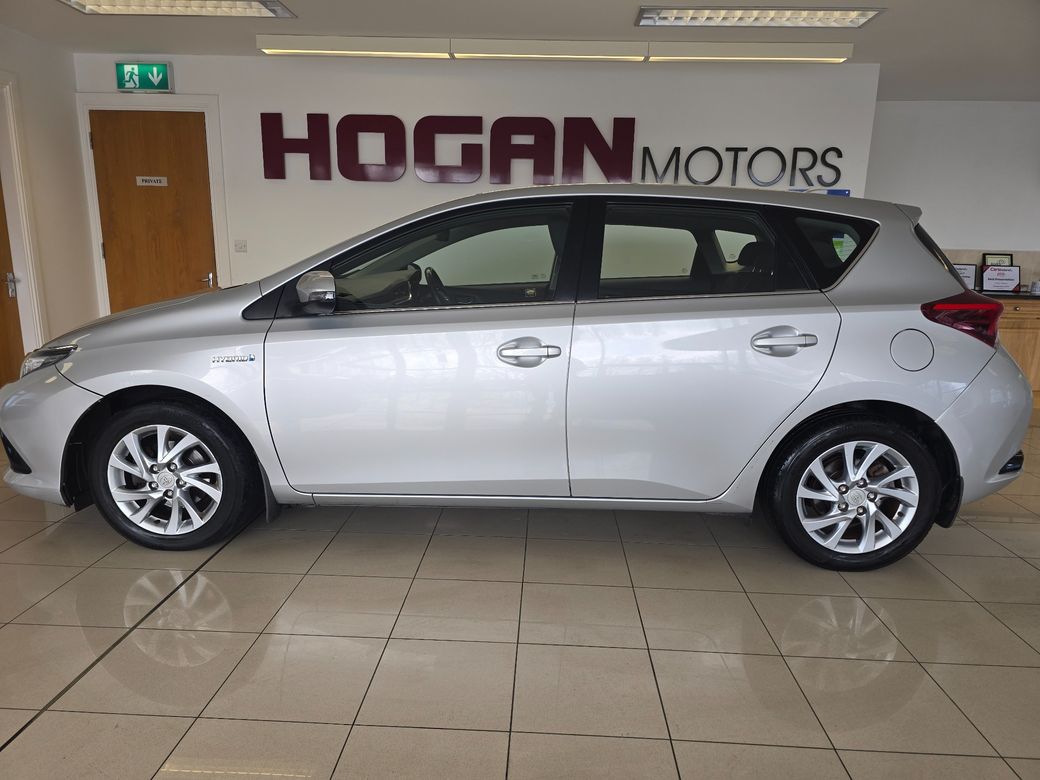2016 Toyota Auris