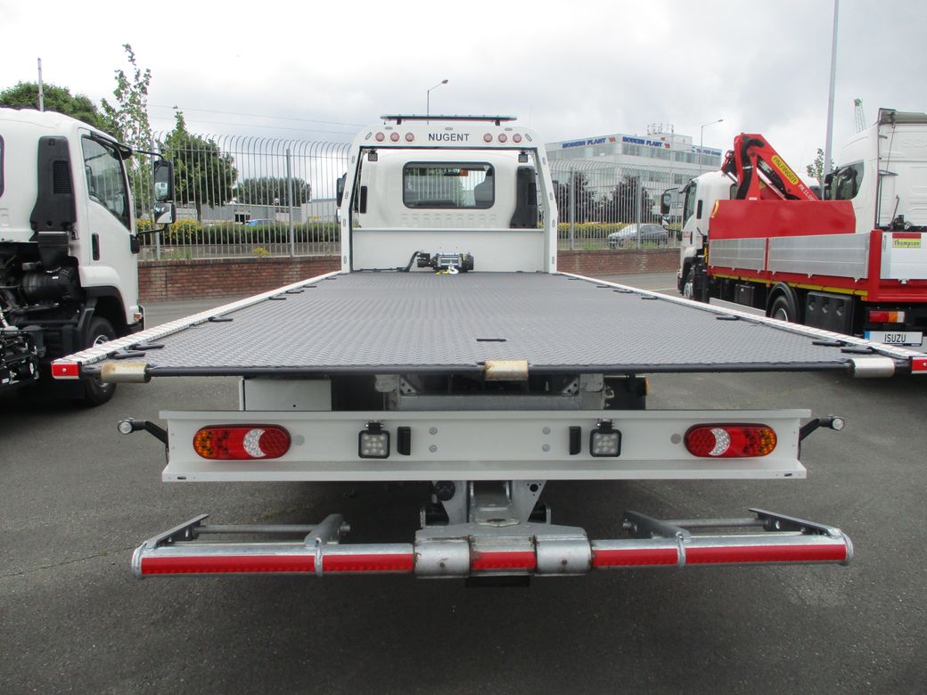 2025 Isuzu NPR