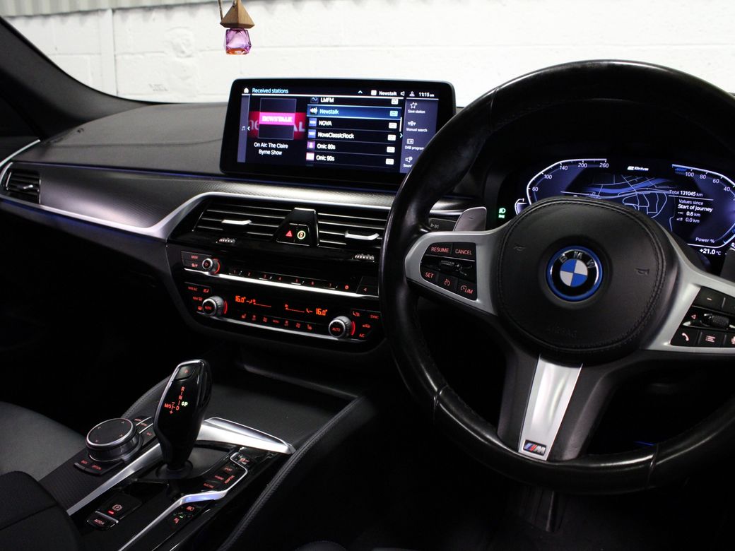 2021 BMW 530