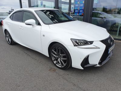 2017 Lexus IS 300h