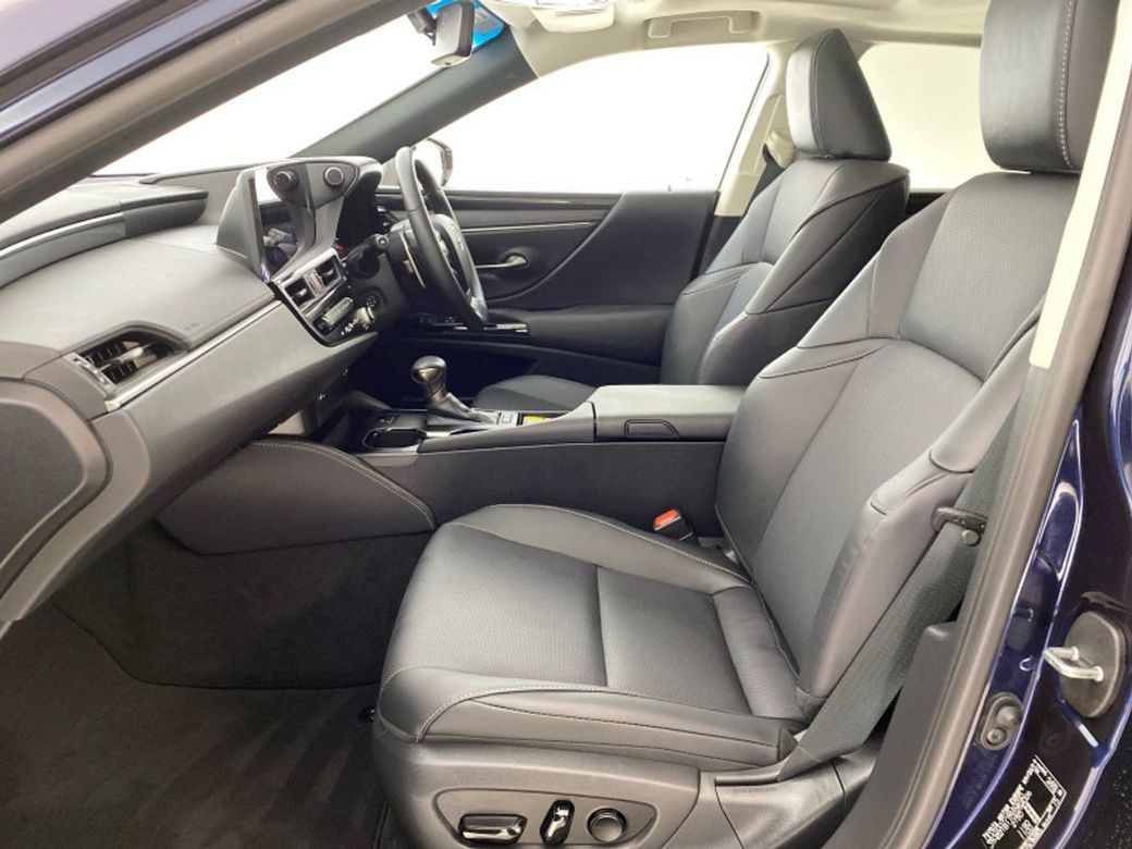 2025 Lexus ES 300h