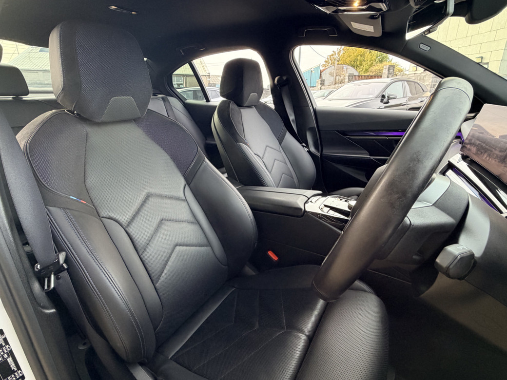 2024 BMW i5