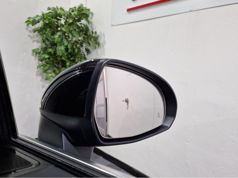 2024 Mercedes-Benz GLC Class