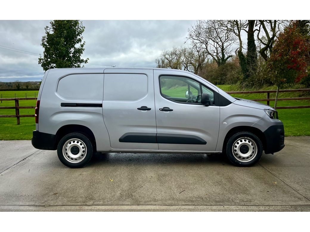 2021 Peugeot Partner
