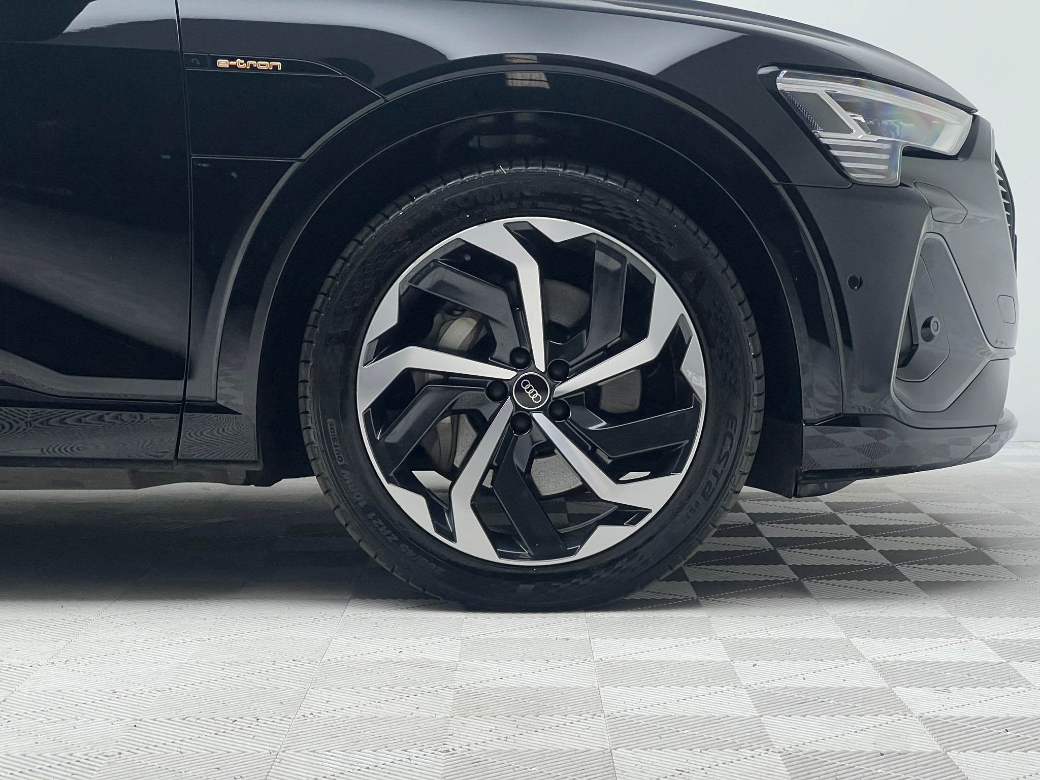 2022 Audi e-tron
