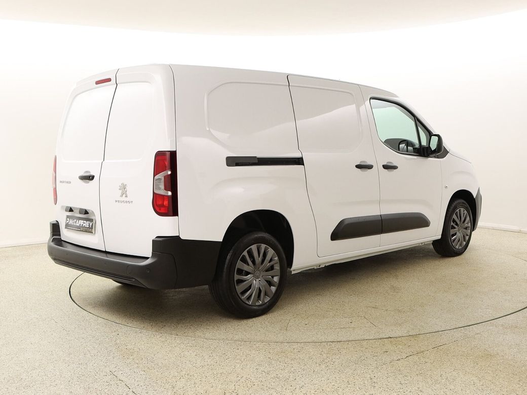 2022 Peugeot Partner