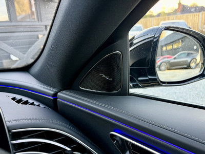 2025 Mercedes-Benz E 300