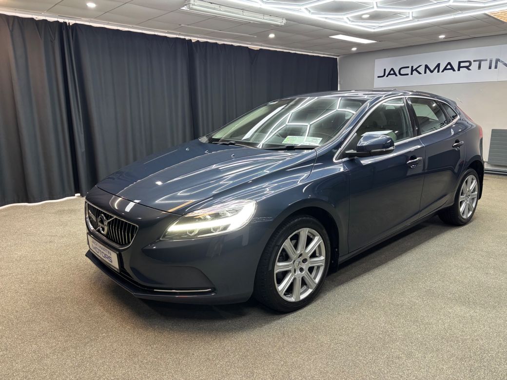 2017 Volvo V40