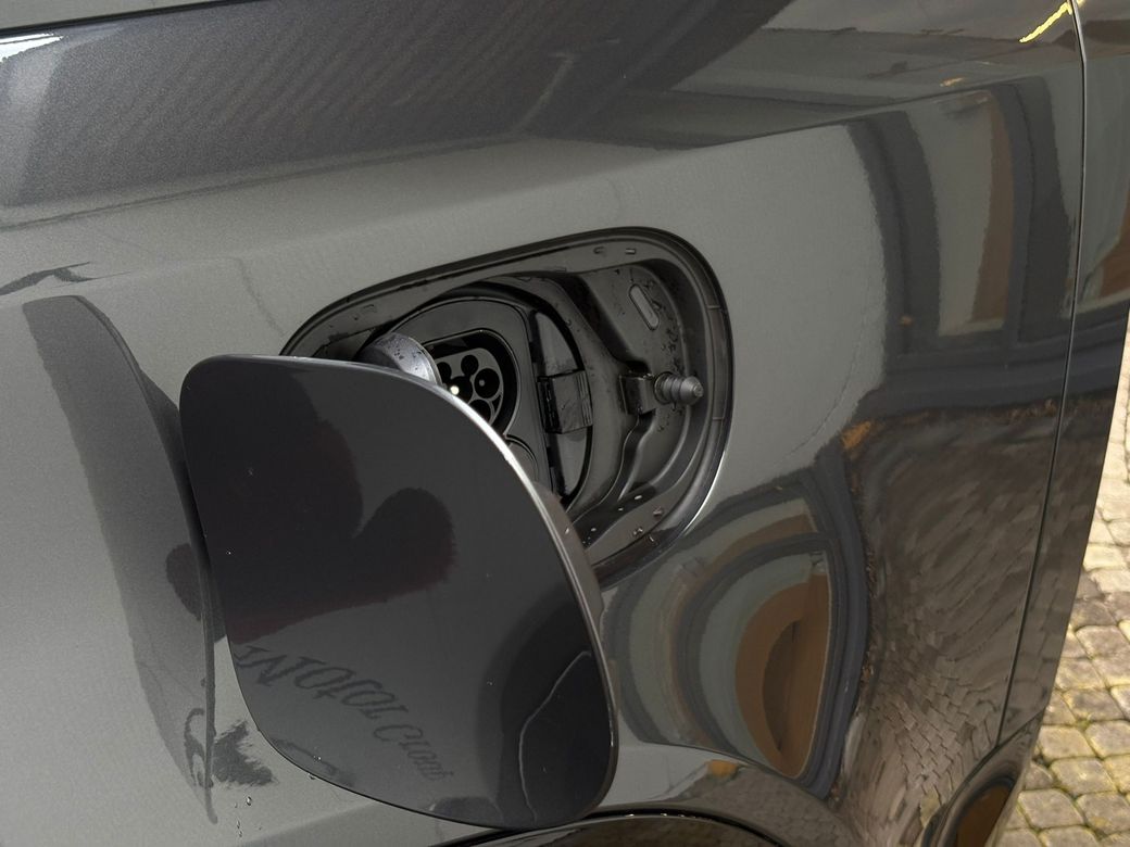 2025 Land Rover Defender 110