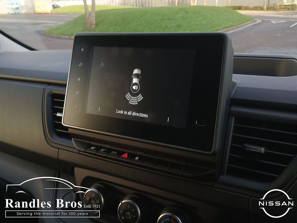 2025 Nissan Primastar