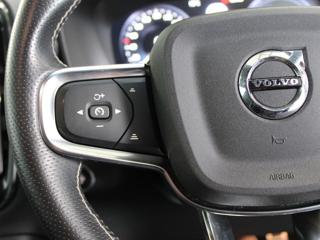 2021 Volvo XC40