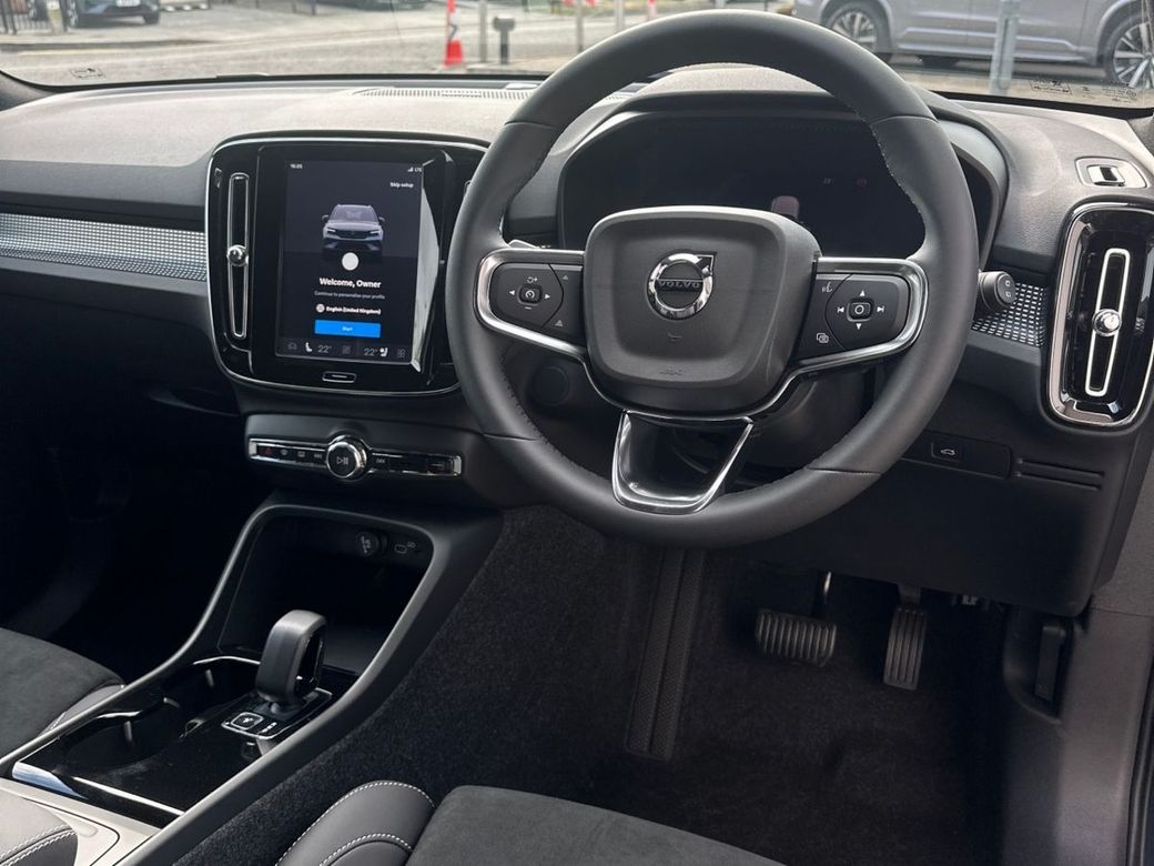 2026 Volvo EX40