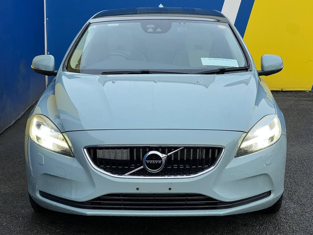 2017 Volvo V40