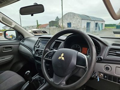 2017 Mitsubishi L200