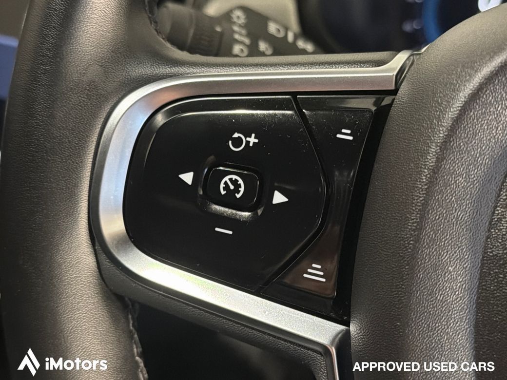 2022 Volvo S90