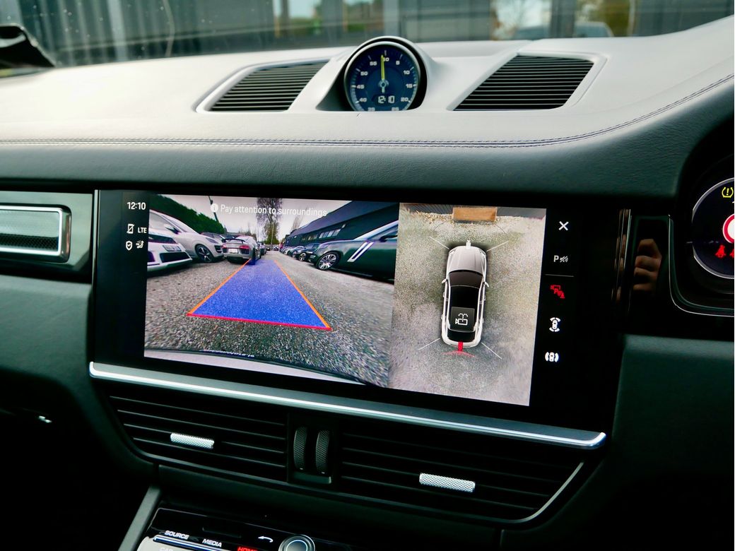 2022 Porsche Cayenne