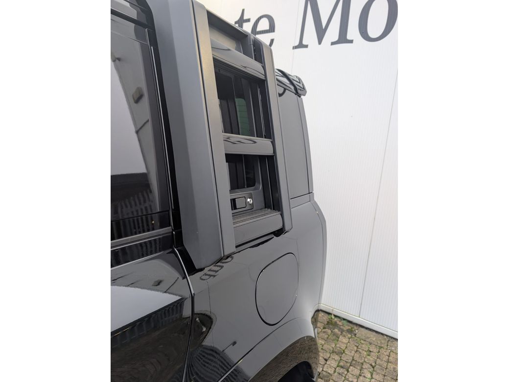 2025 Land Rover Defender