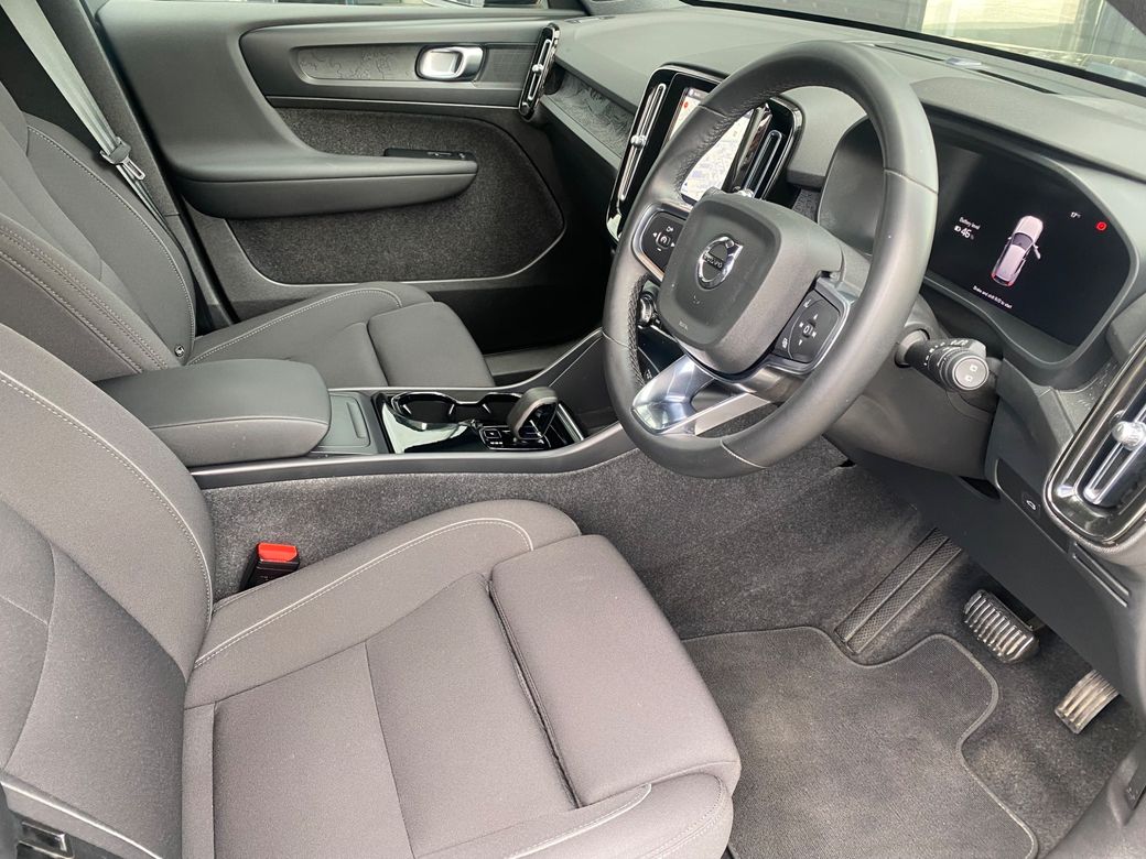 2024 Volvo XC40