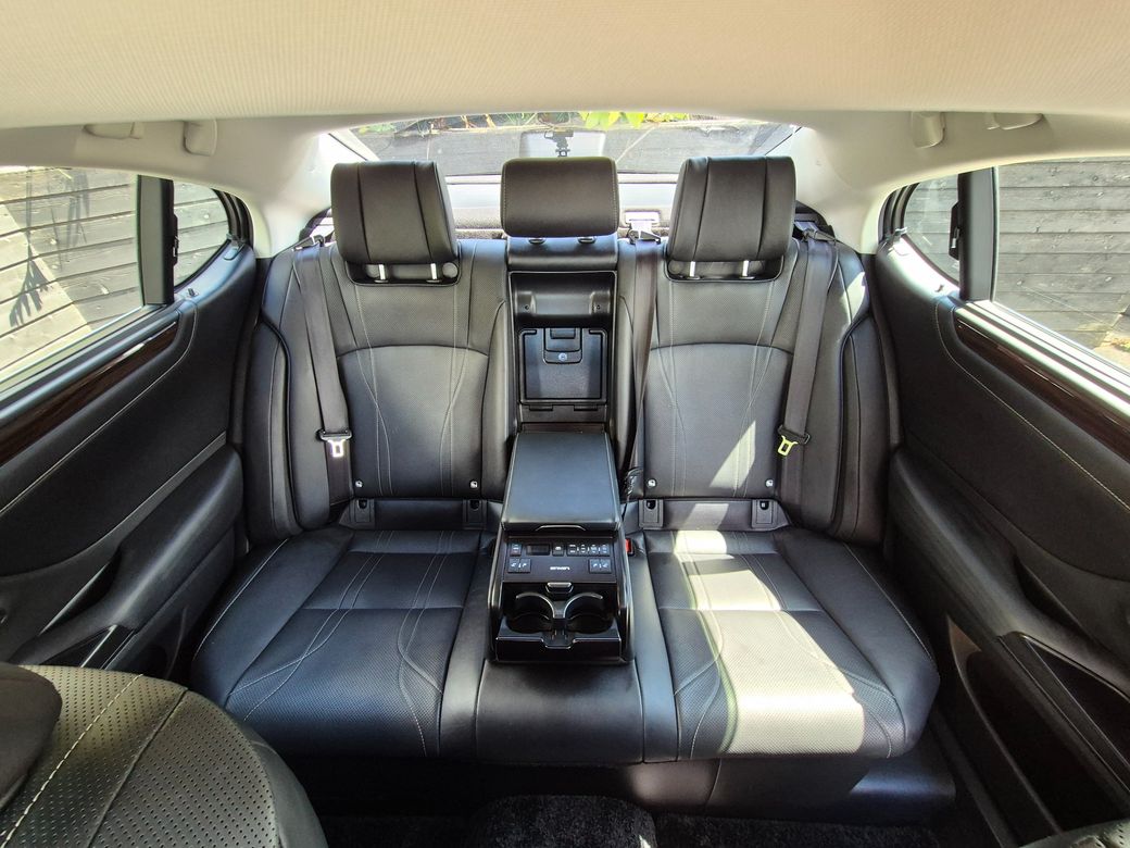 2020 Lexus ES 300h
