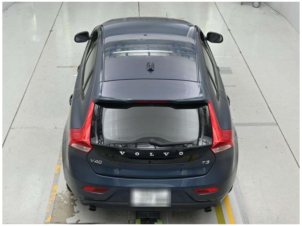 2019 Volvo V40