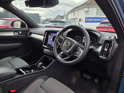 2023 Volvo XC40