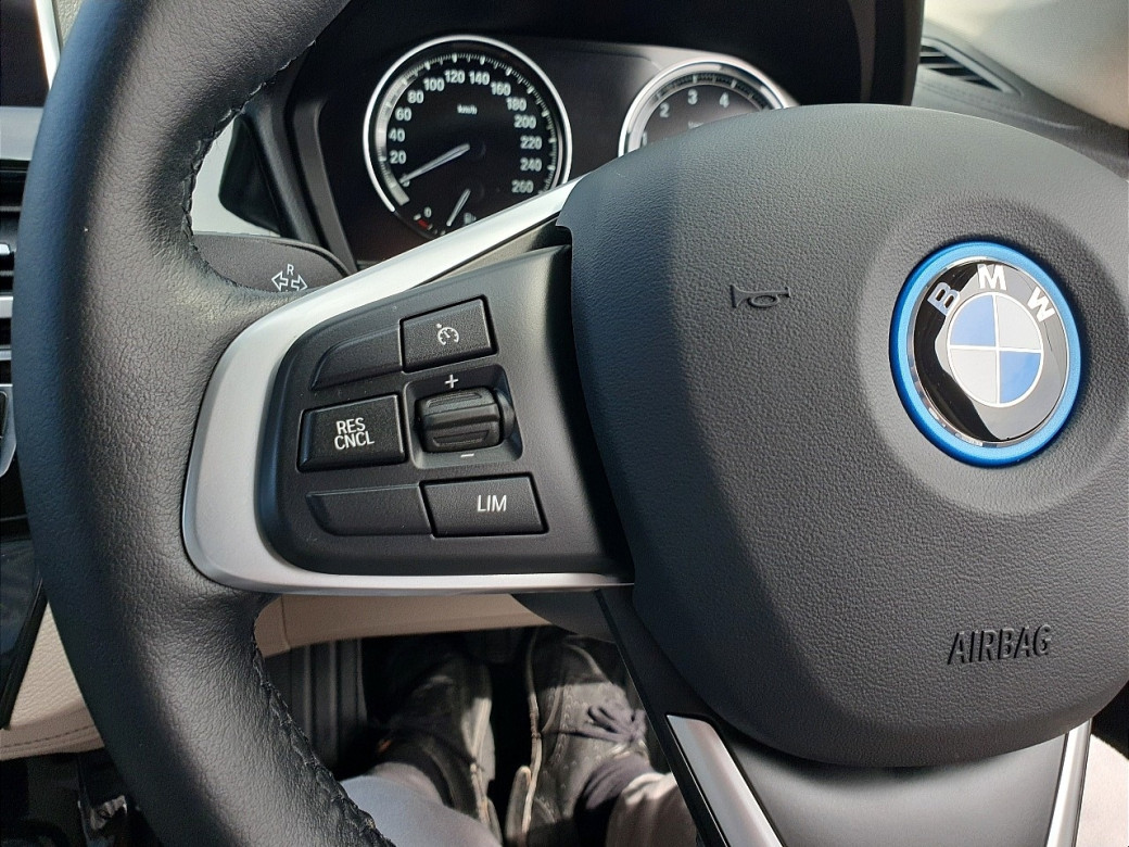2022 BMW X1
