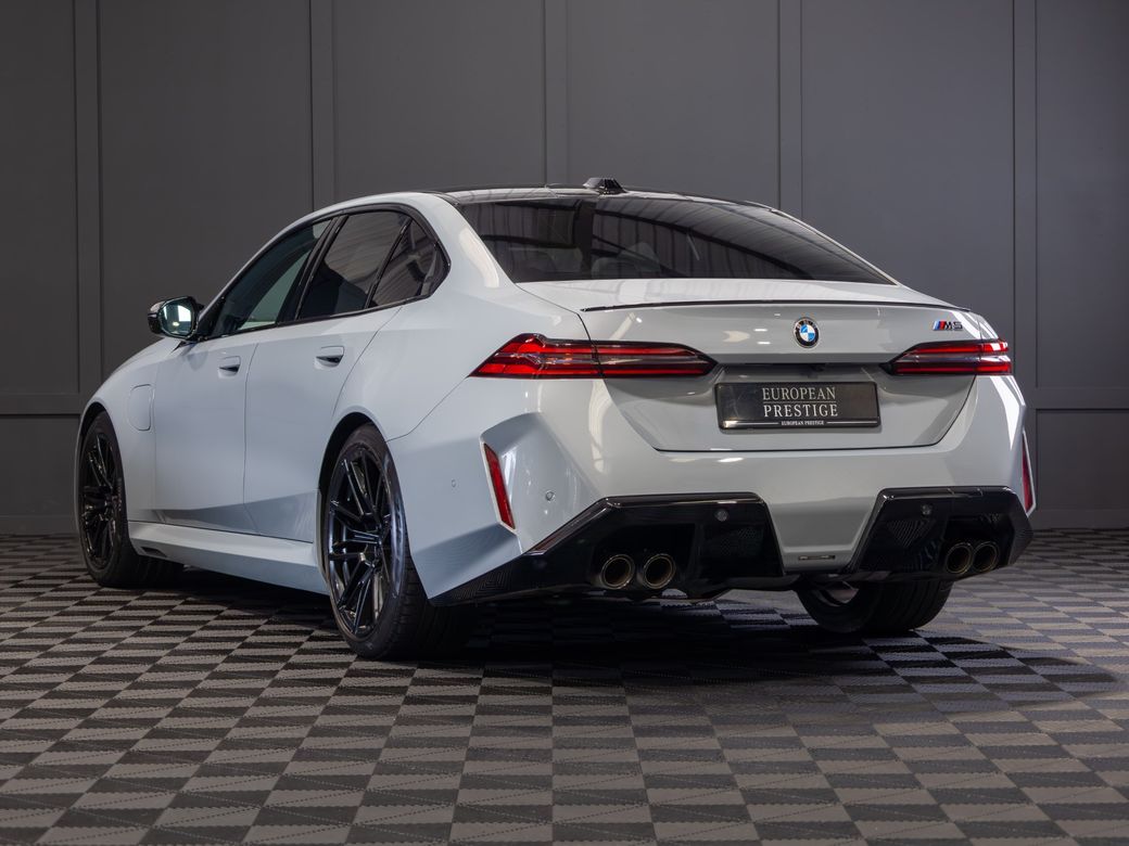 2025 BMW M5