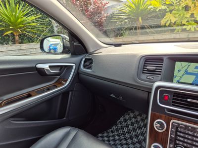 2017 Volvo V60 Cross Country