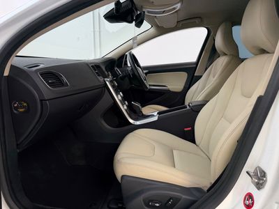 2017 Volvo V60 Cross Country