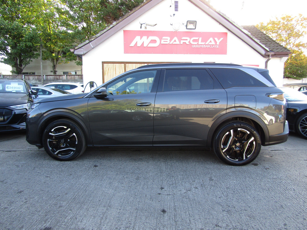 2025 Peugeot 5008