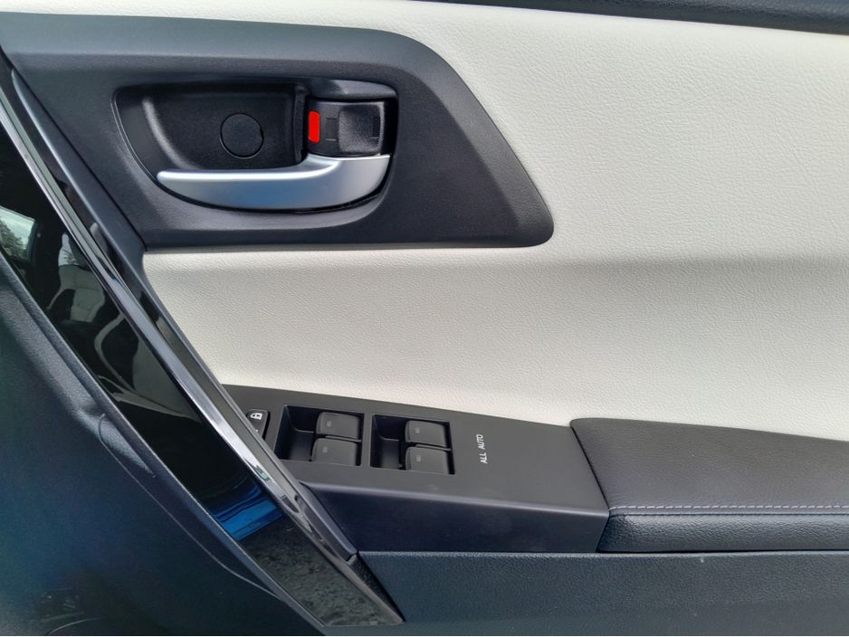 2017 Toyota Auris