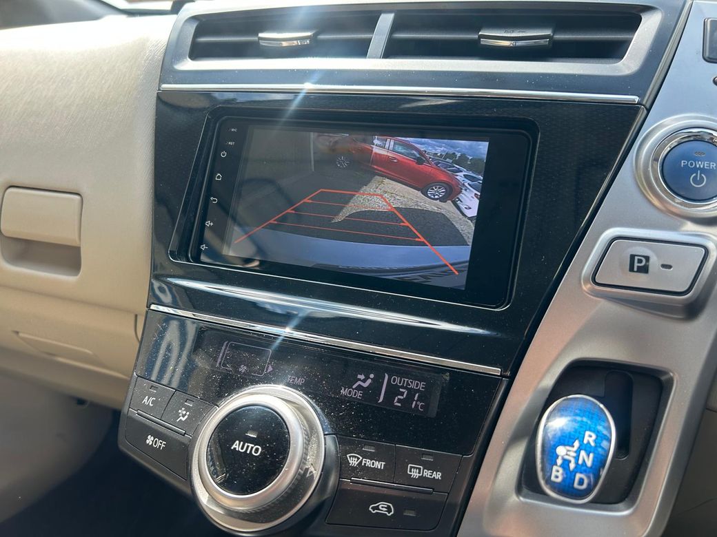2016 Toyota Prius Alpha