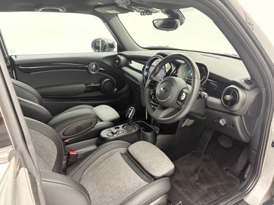 2023 Mini Hatch